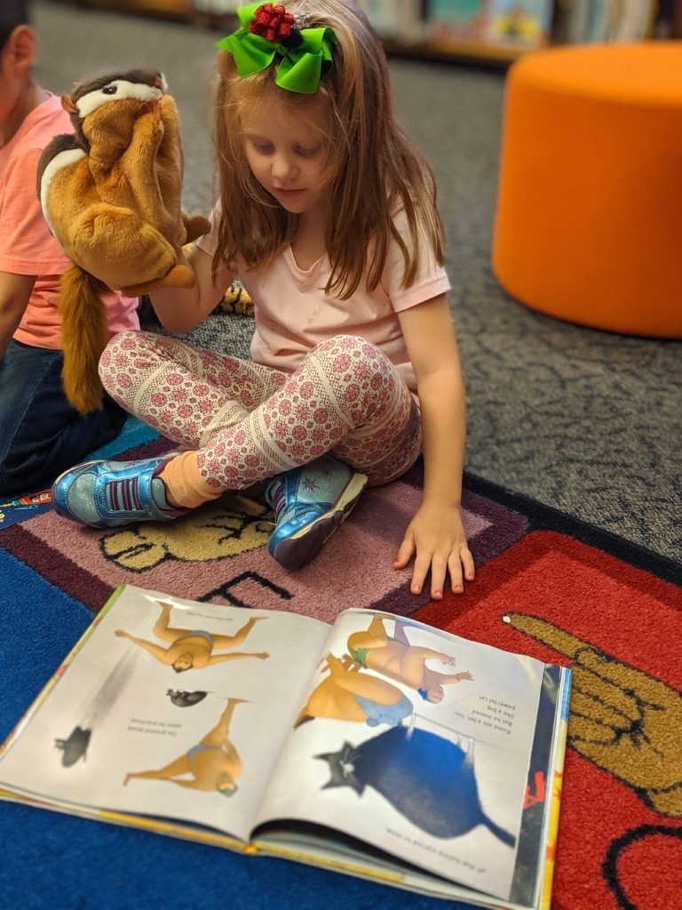 Kindergartens read with their "Book Buddies."
